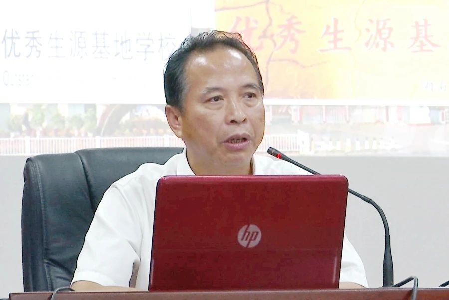 思想引领为西洞庭一中发展赋能我校校长燕立国应邀前往西洞庭一中举行