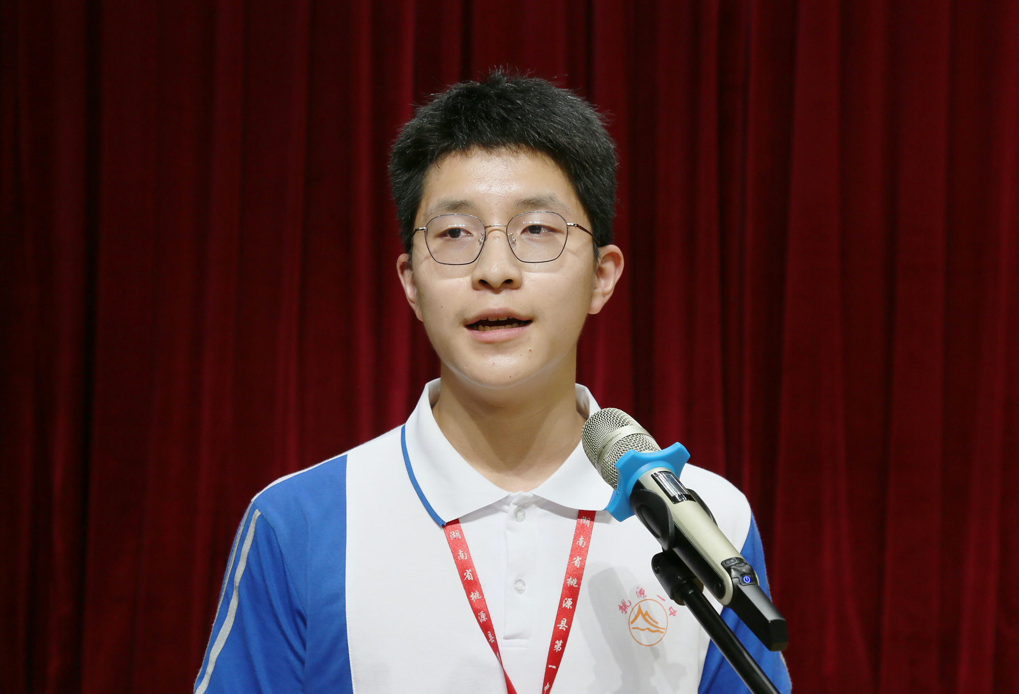 打开窗口迎接挑战又获新生桃源一中举行2022届高三毕业典礼